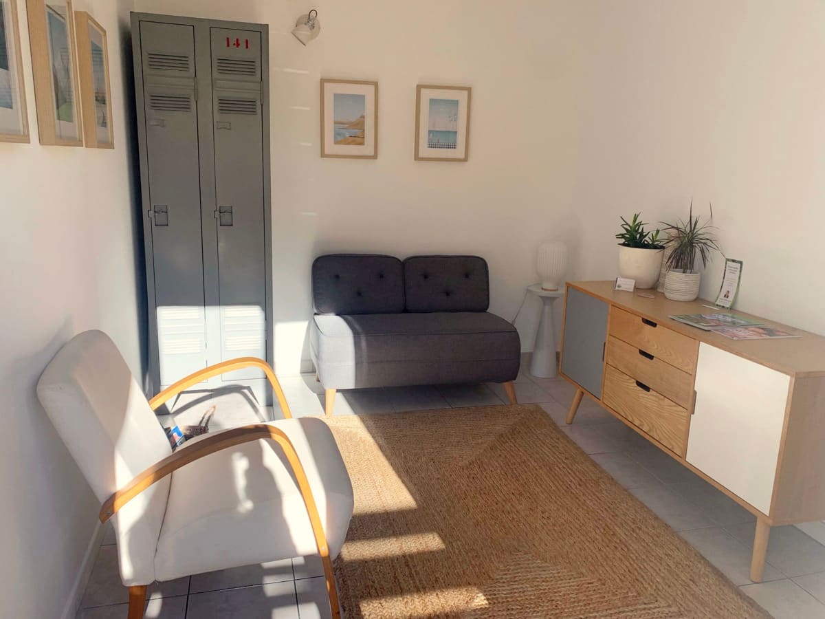 Salle d'attente — cabinet de psychologie Villeneuve-Loubet
